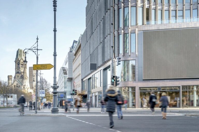 Kurfurstendamm . Tauentzienstrasse